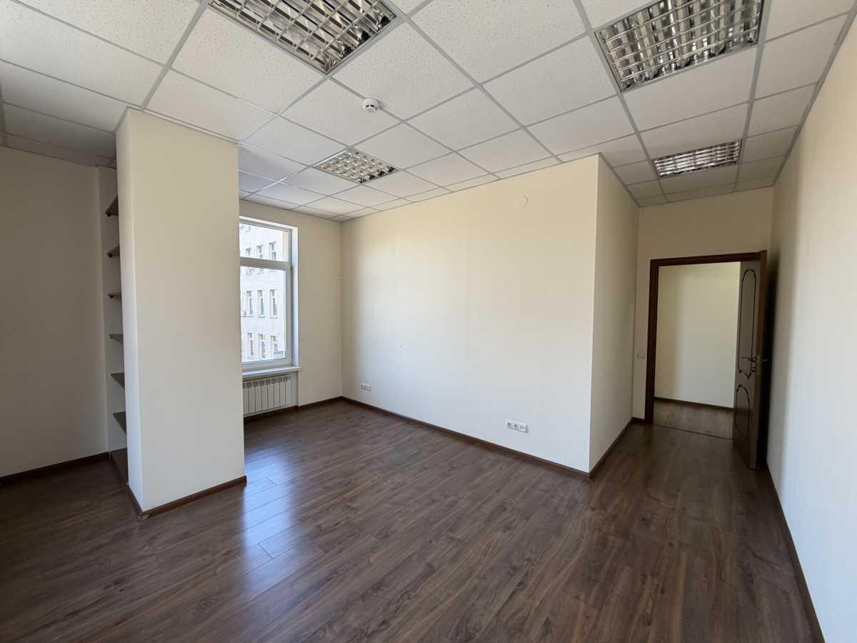 Оренда офісу 96.5 м², Нижній Вал вул., 15