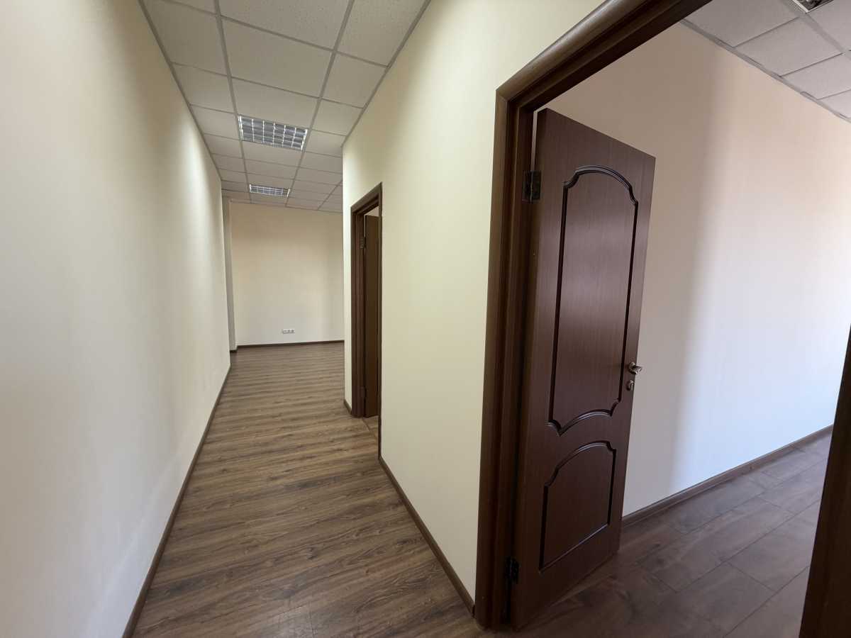 Оренда офісу 96.5 м², Нижній Вал вул., 15