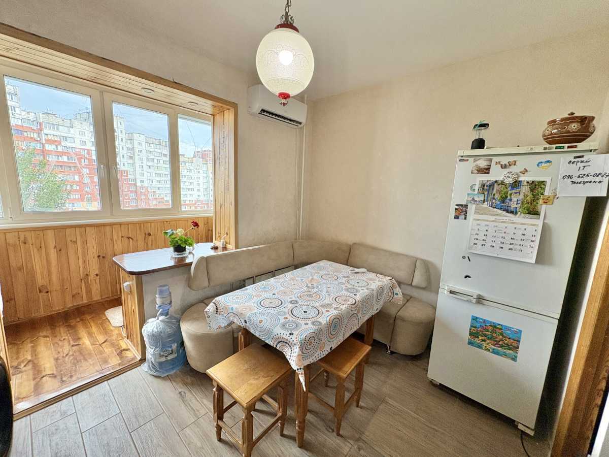 Продаж 2-кімнатної квартири 59 м², Миколи Закревського вул., 5