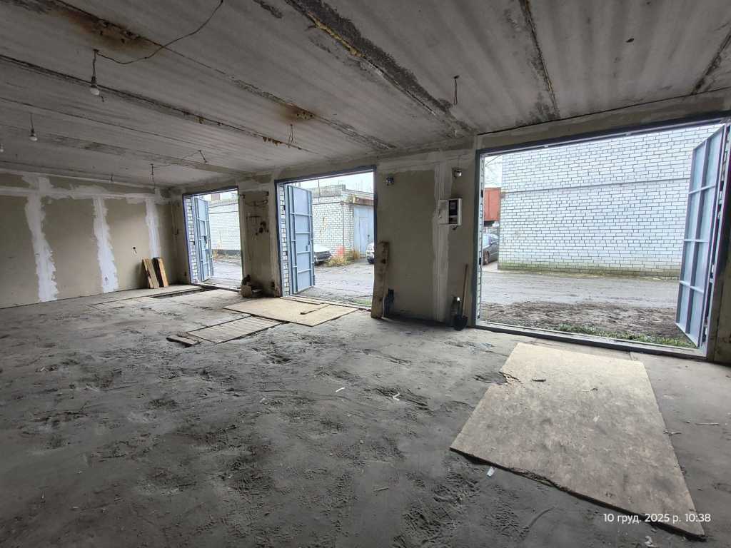 Оренда гаражів 156 м², Пухівська вул., 2