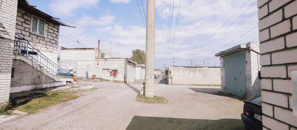 Оренда гаражів 156 м², Пухівська вул., 2
