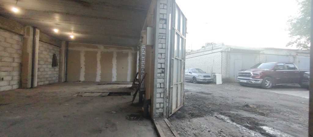 Оренда гаражів 156 м², Пухівська вул., 2