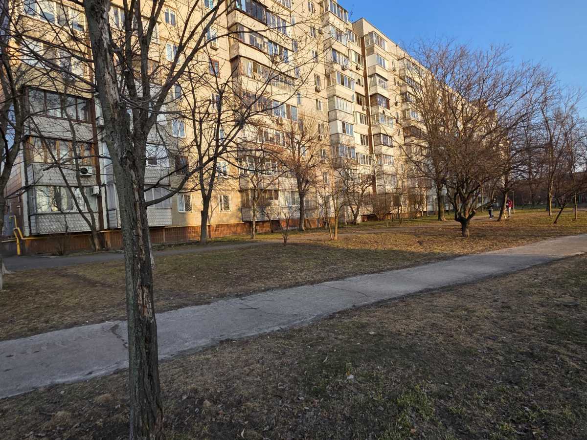 Продажа 1-комнатной квартиры 35.9 м², Радужная ул., 69