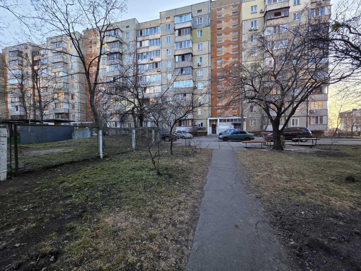 Продажа 1-комнатной квартиры 35.9 м², Радужная ул., 69