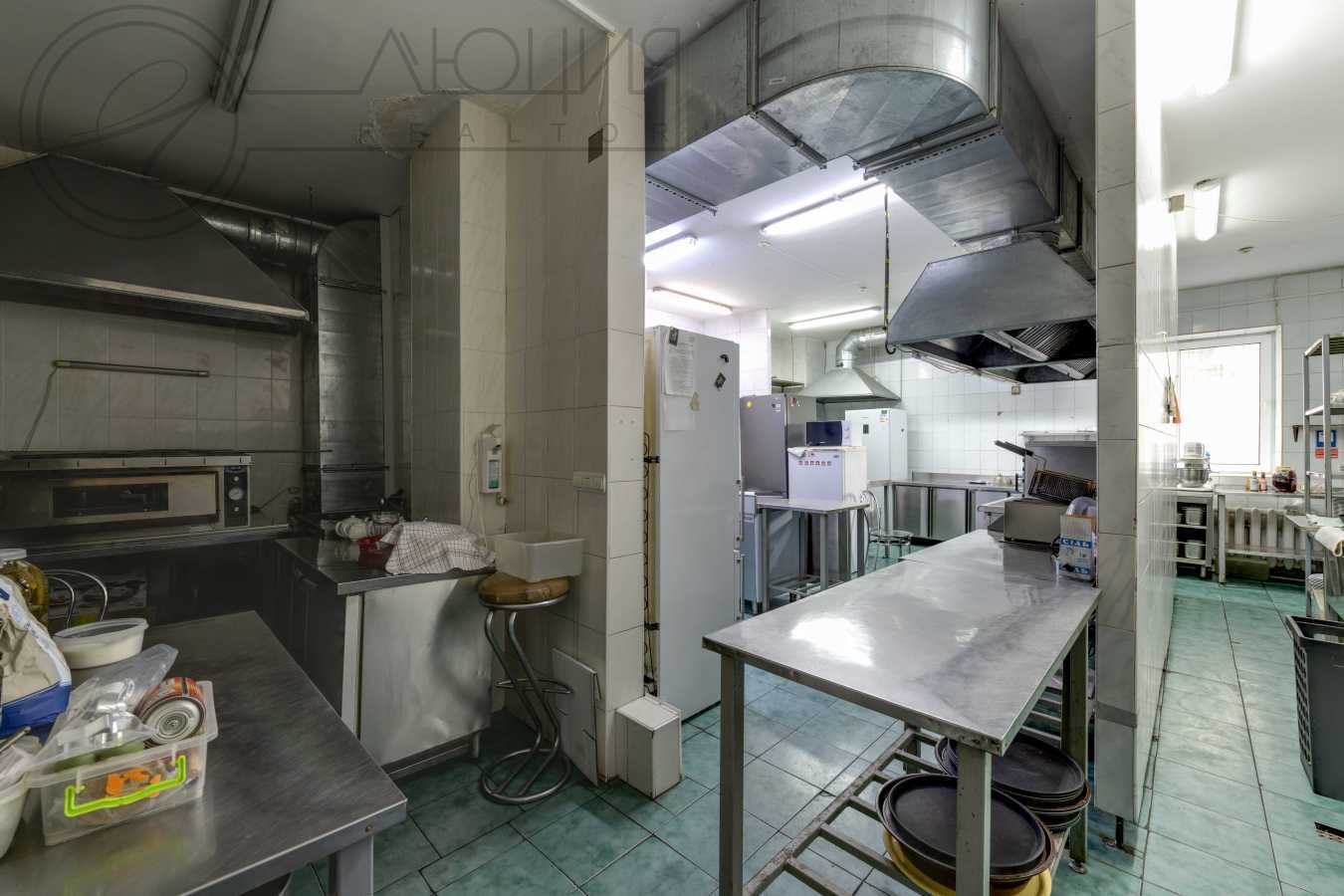 Продаж офісу 253 м², Героїв Сталінграда просп., 12Д