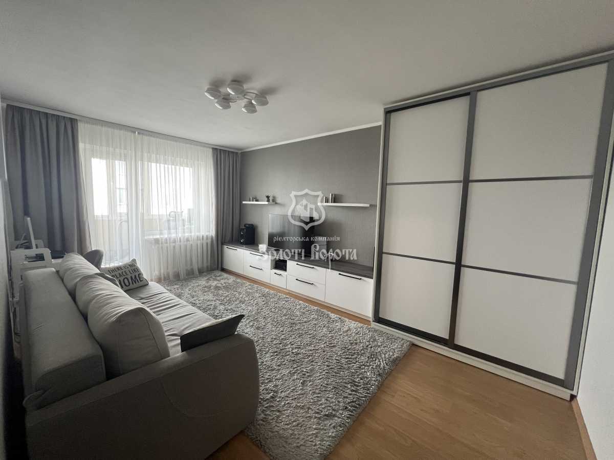 Продажа 3-комнатной квартиры 81.2 м², Новаторов ул., 22В