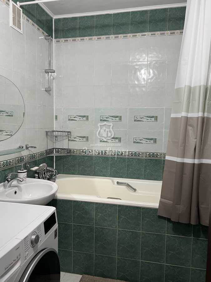 Продажа 3-комнатной квартиры 81.2 м², Новаторов ул., 22В