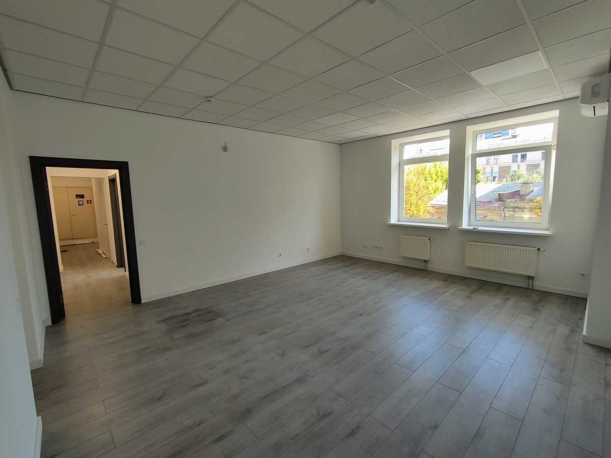 Оренда офісу 190 м², Провіантська вул., 3