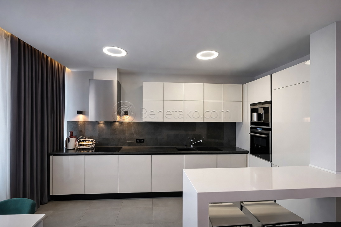 Оренда 3-кімнатної квартири 132 м², Літературна вул., 1А