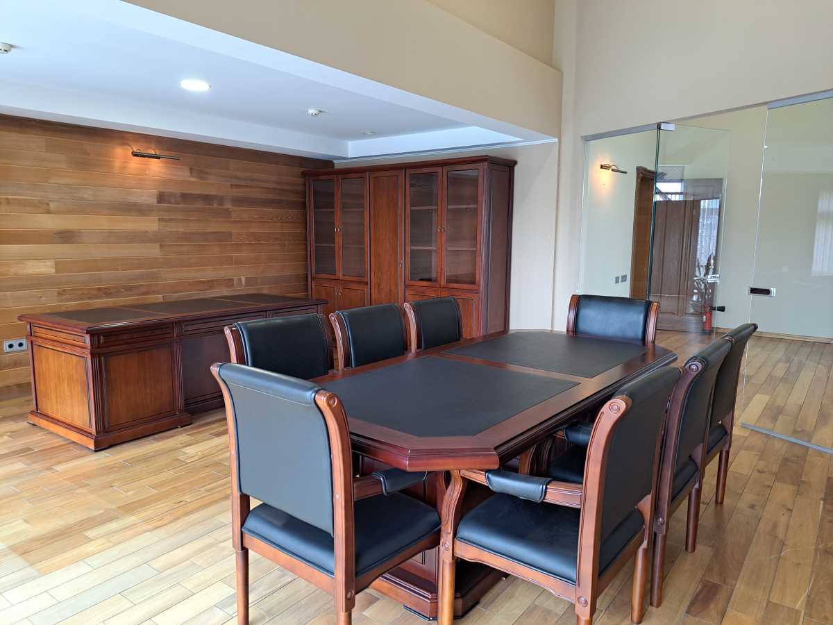 Оренда офісу 900 м², Лейпцизька вул., 3А