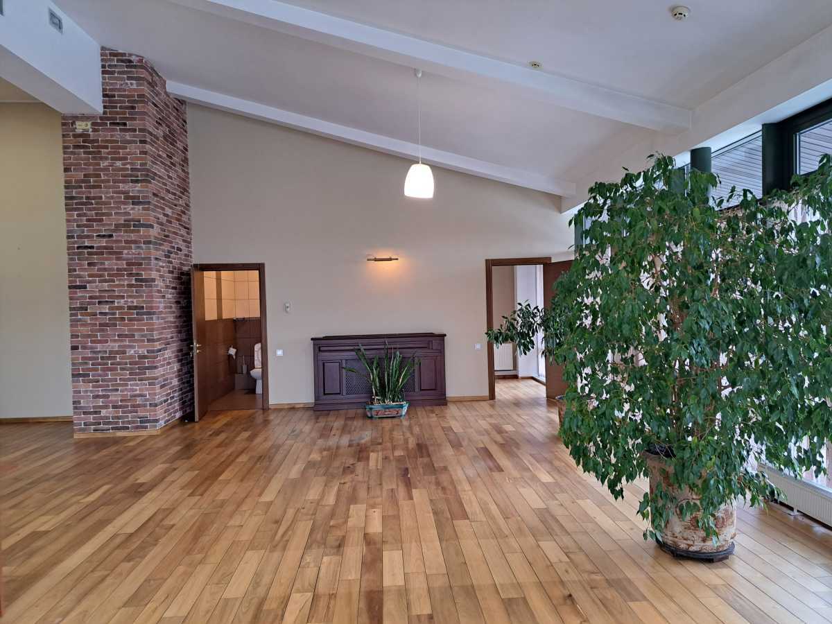 Оренда офісу 900 м², Лейпцизька вул., 3А