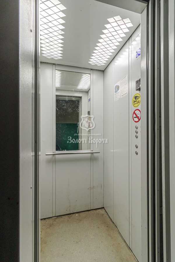 Продажа 2-комнатной квартиры 46 м², Бакинская ул., 37