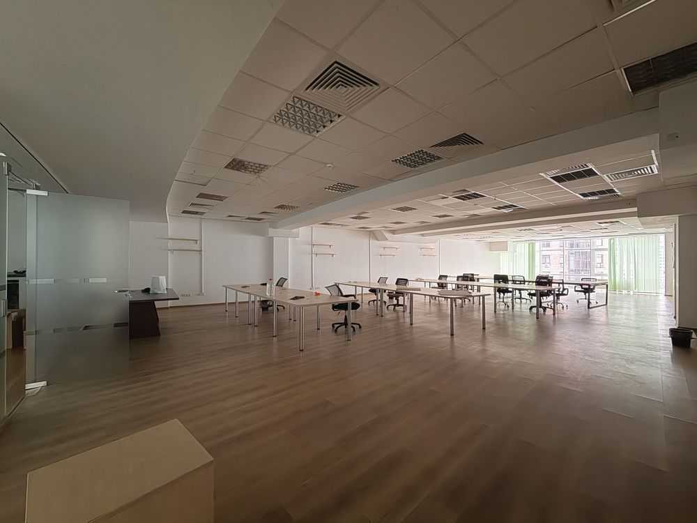 Оренда офісу 350 м², Євгена Коновальця вул., 36д