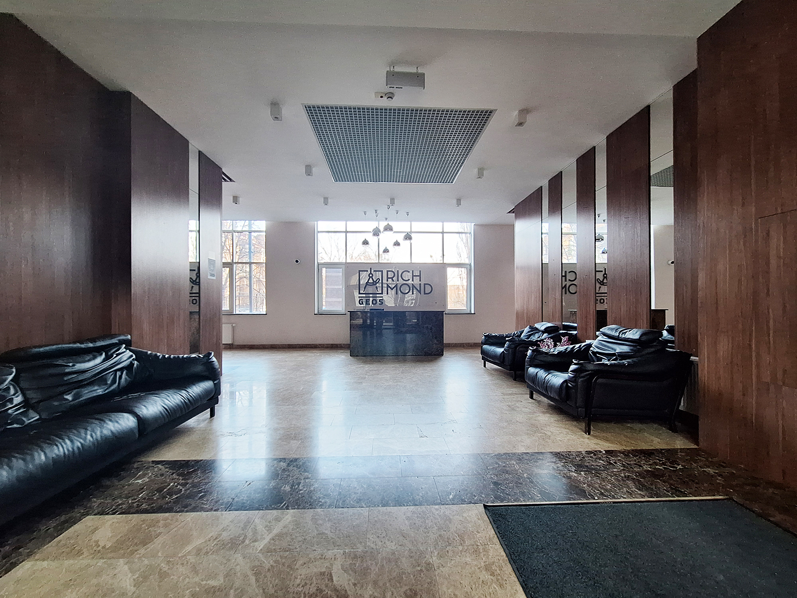 Аренда 2-комнатной квартиры 87 м², Джона Маккейна ул., 26