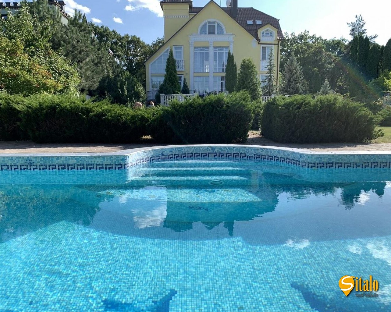 Аренда дома 493 м²