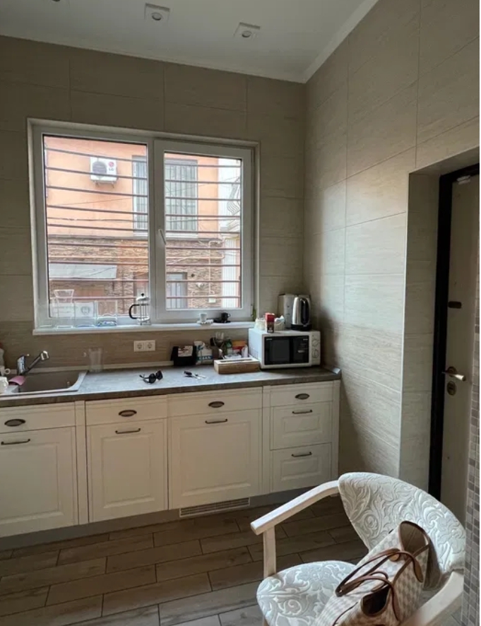 Оренда офісу 65 м², Успенская вул.