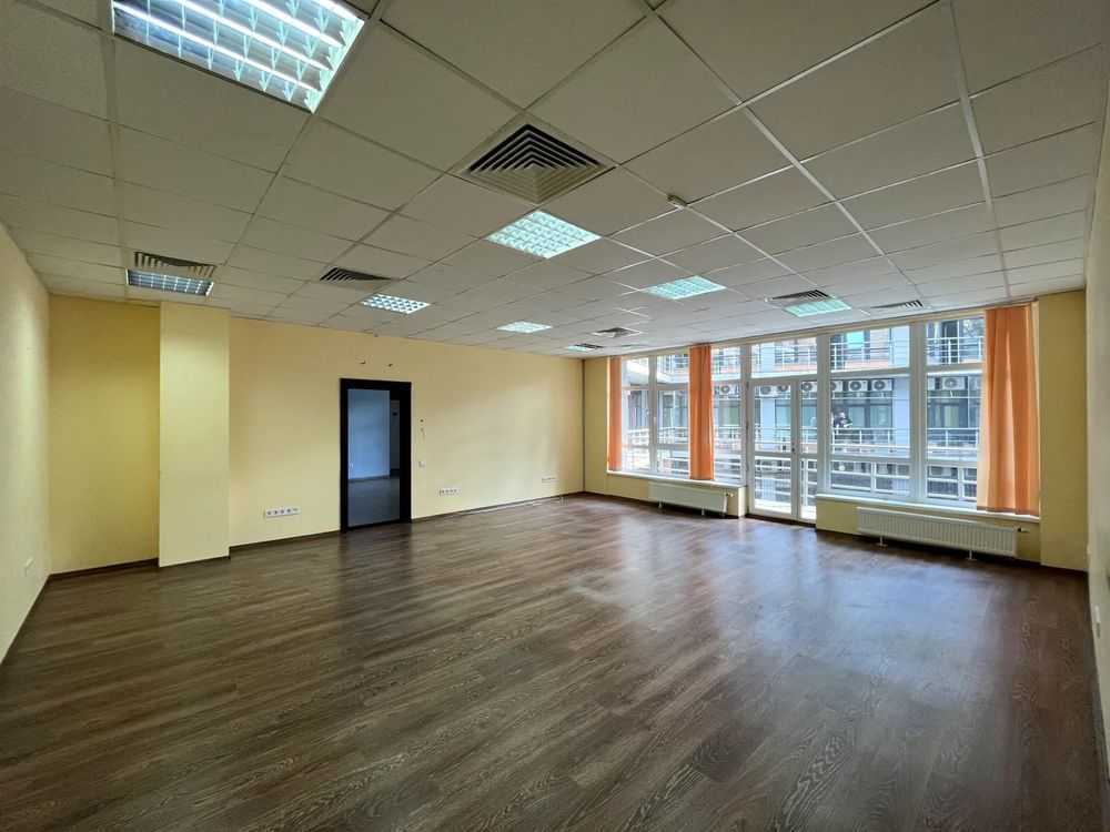 Аренда магазина 150 м², Евгения Коновальца ул., 36Д