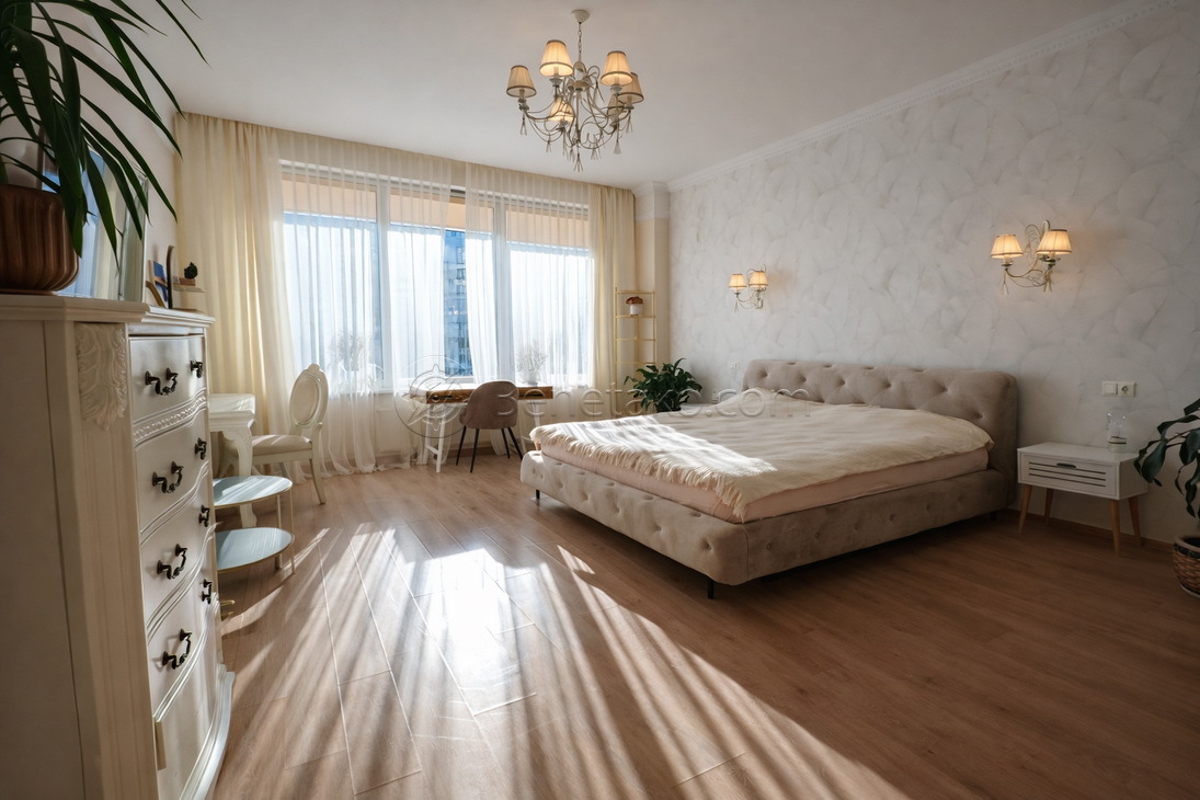 Оренда 3-кімнатної квартири 120 м², Літературна вул., 1А