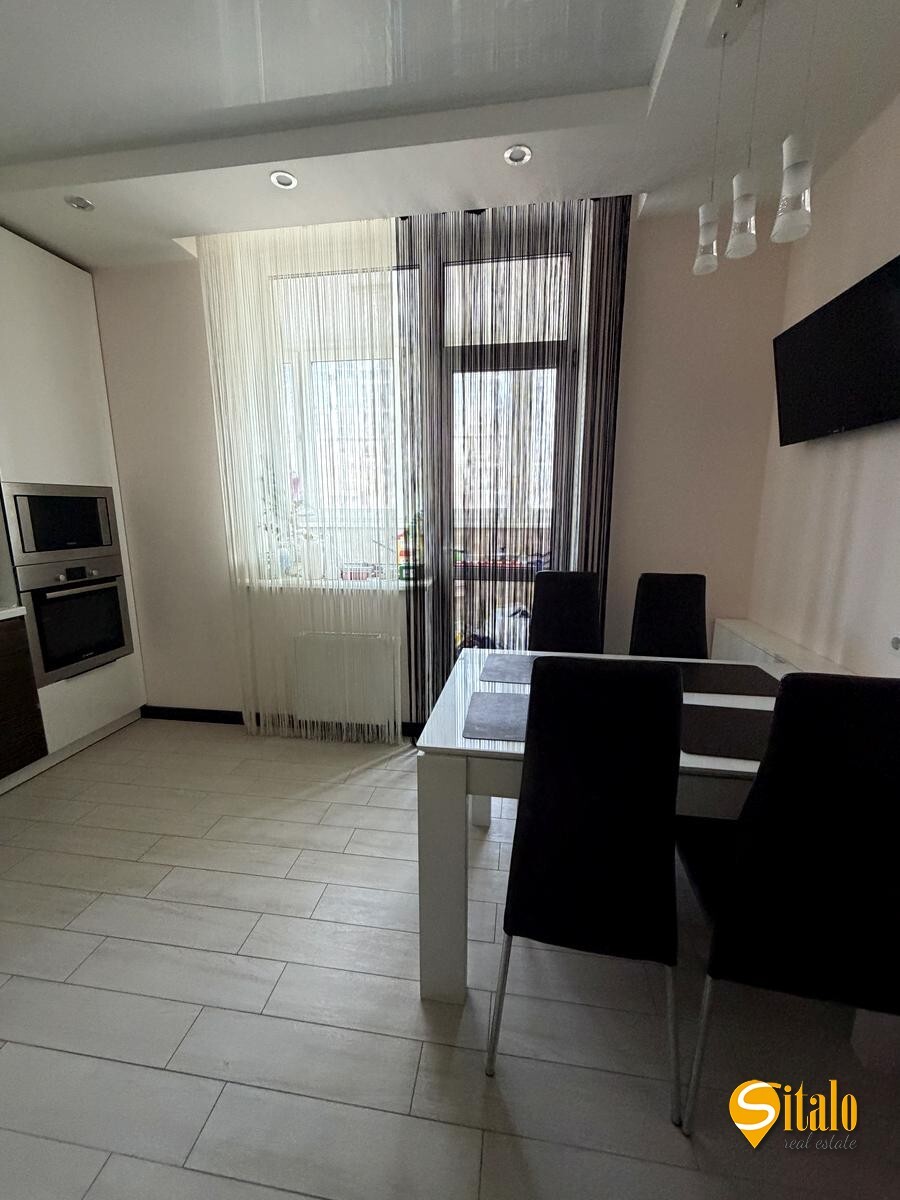 Продаж 2-кімнатної квартири 67 м², Драгоманова вул., 2Б