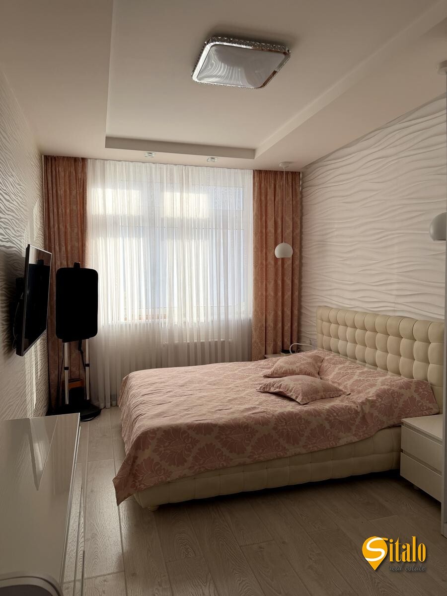 Продаж 2-кімнатної квартири 67 м², Драгоманова вул., 2Б