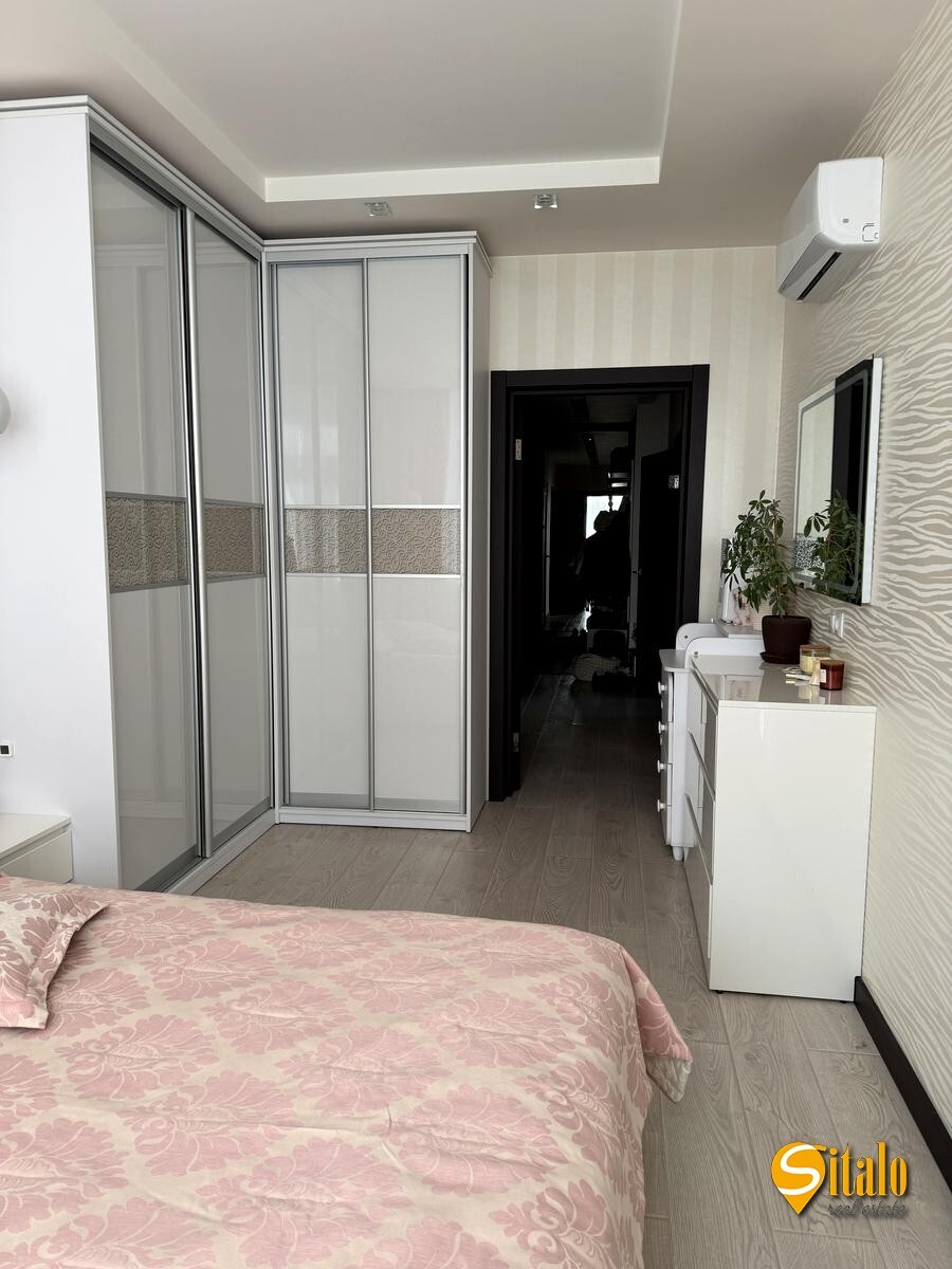 Продаж 2-кімнатної квартири 67 м², Драгоманова вул., 2Б