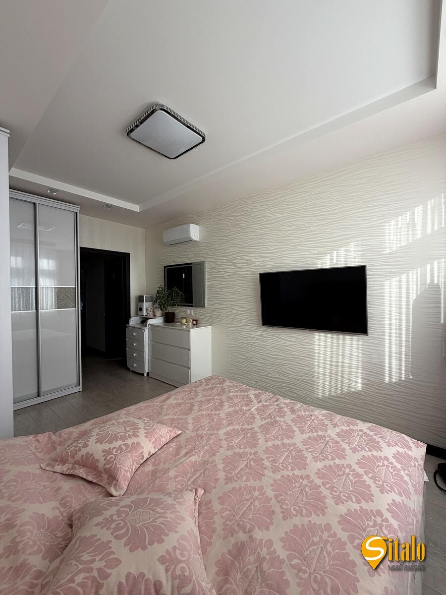 Продаж 2-кімнатної квартири 67 м², Драгоманова вул., 2Б