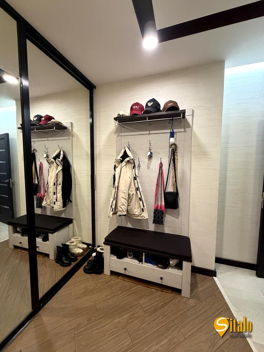 Продаж 2-кімнатної квартири 67 м², Драгоманова вул., 2Б