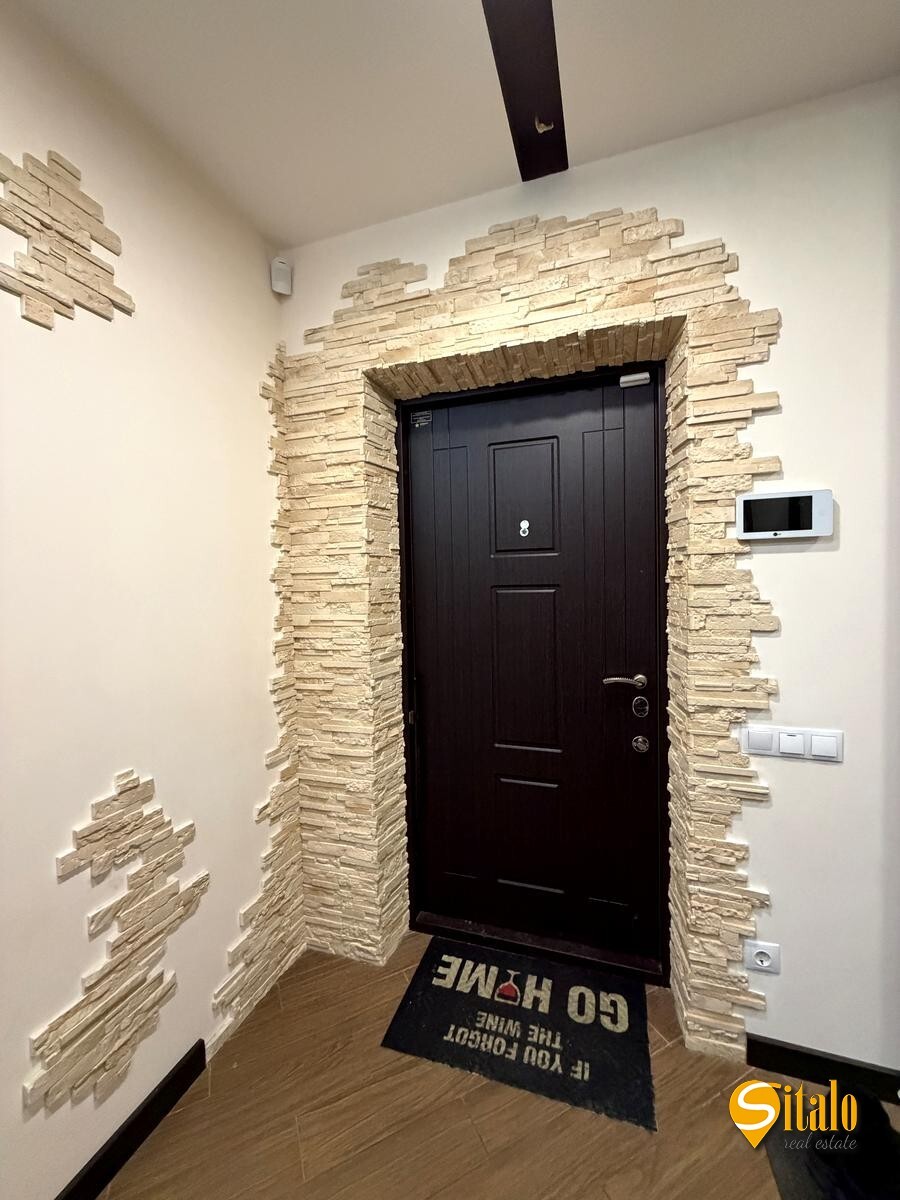 Продаж 2-кімнатної квартири 67 м², Драгоманова вул., 2Б