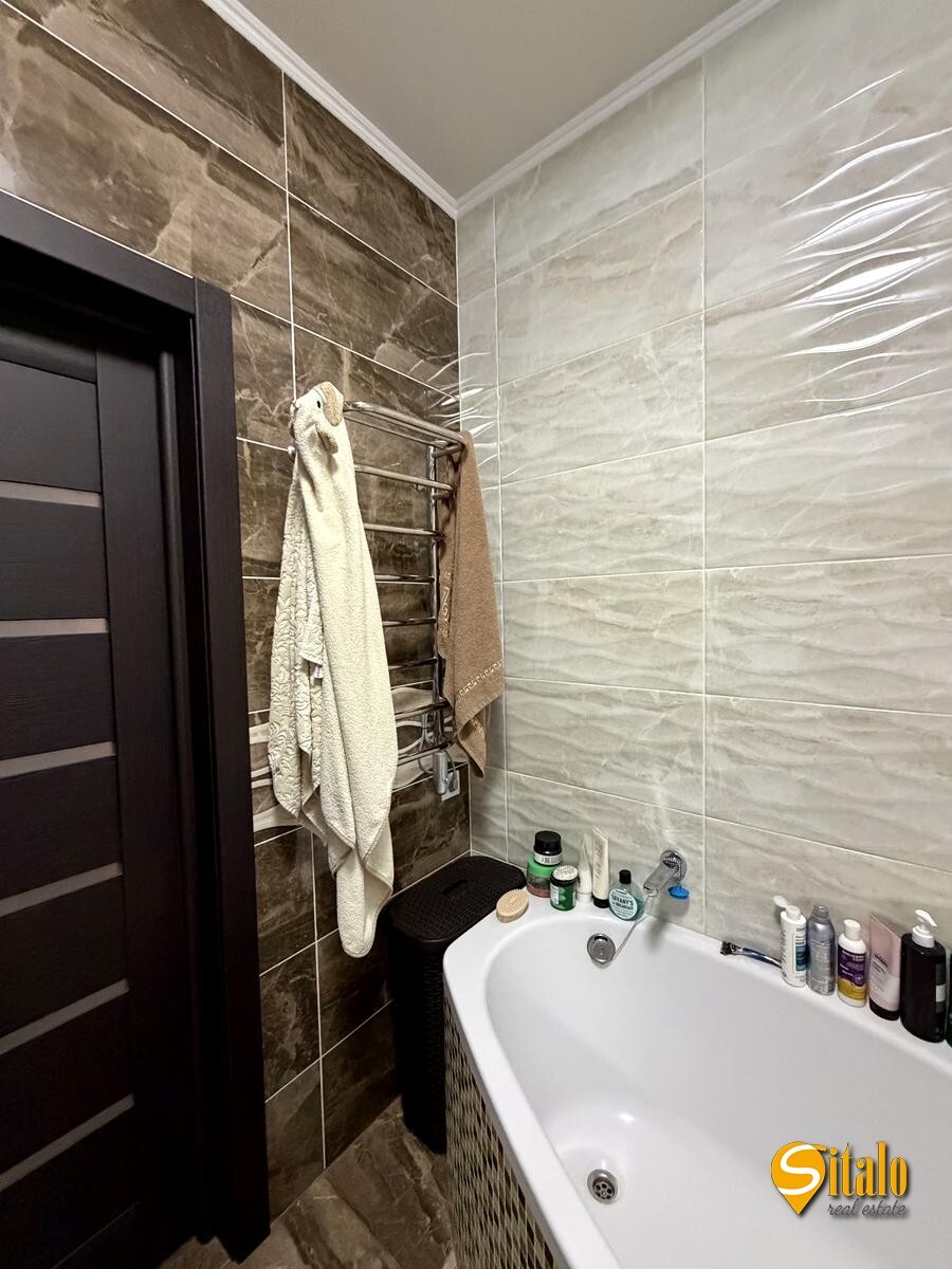 Продаж 2-кімнатної квартири 67 м², Драгоманова вул., 2Б