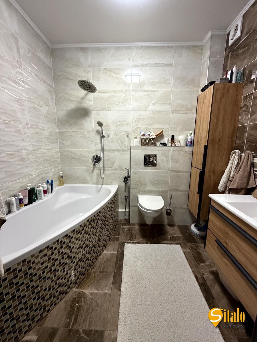 Продаж 2-кімнатної квартири 67 м², Драгоманова вул., 2Б