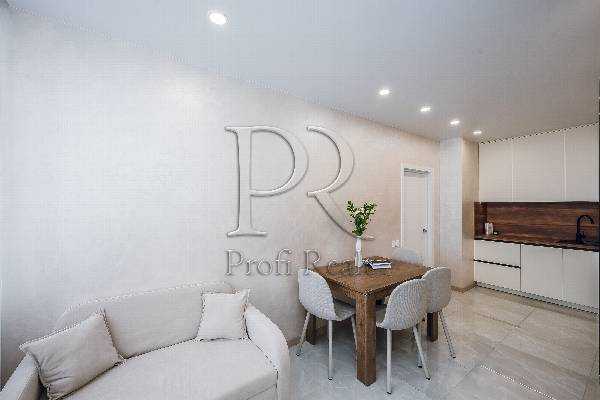 Продажа 2-комнатной квартиры 61 м², Боголюбова ул., 9А, 9Б