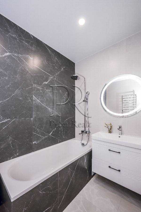 Продажа 2-комнатной квартиры 61 м², Боголюбова ул., 9А, 9Б