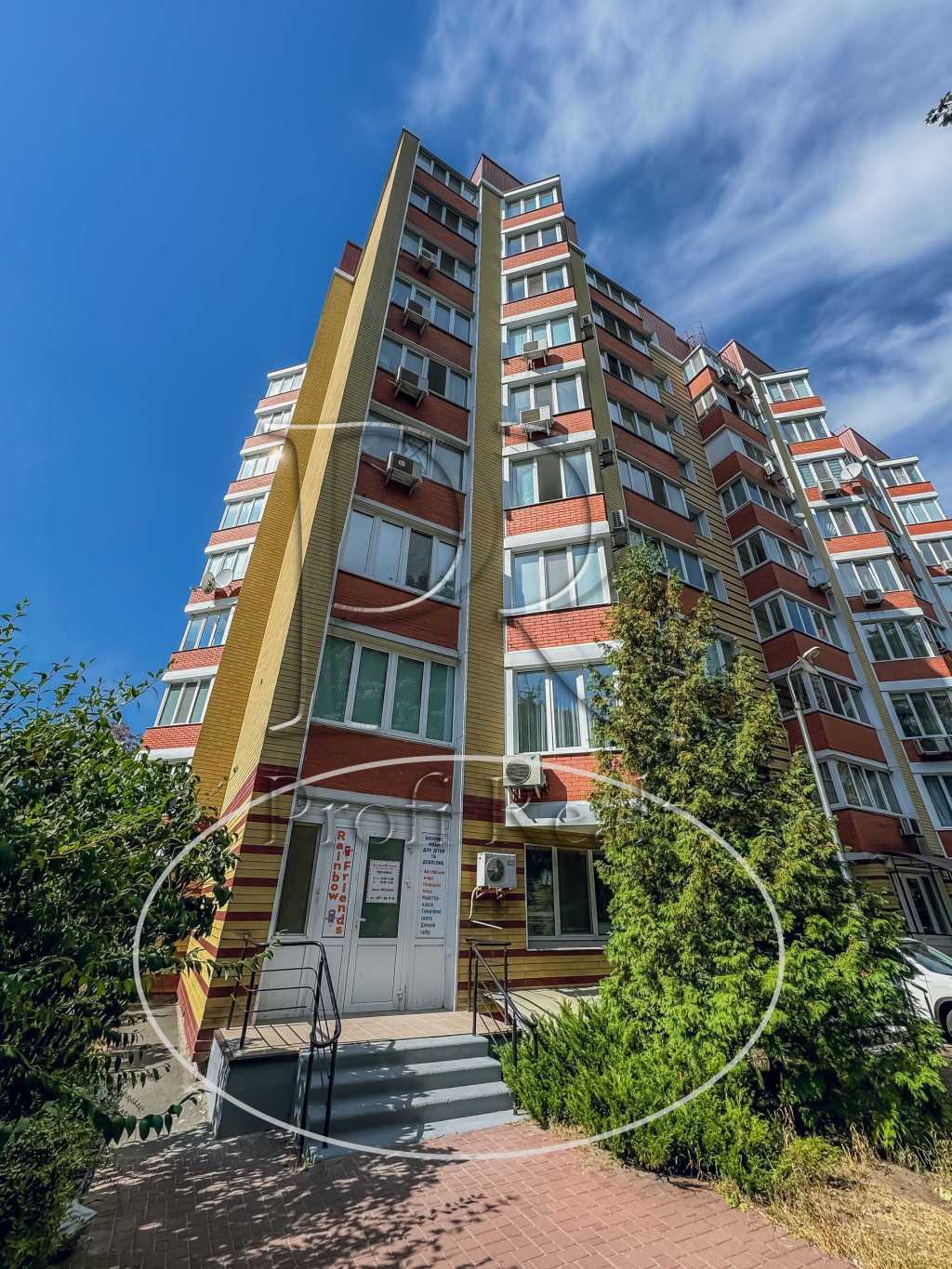 Продаж приміщення вільного призначення 150 м², Салютна вул., 1Б