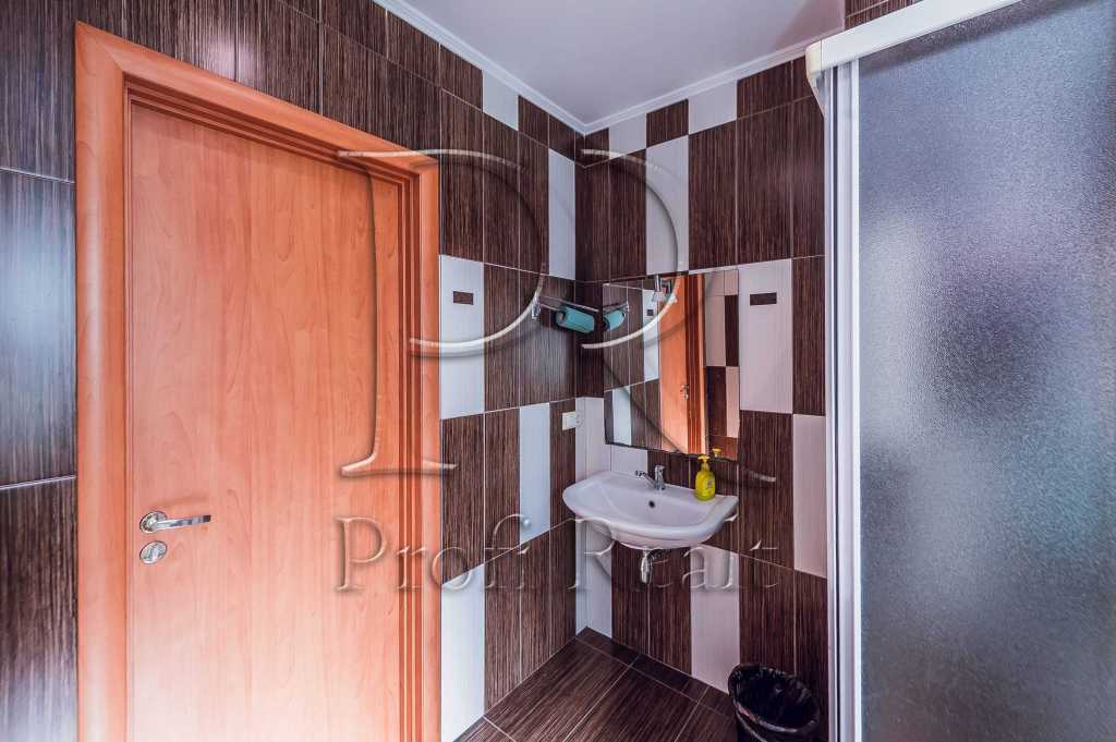 Продаж приміщення вільного призначення 150 м², Салютна вул., 1Б