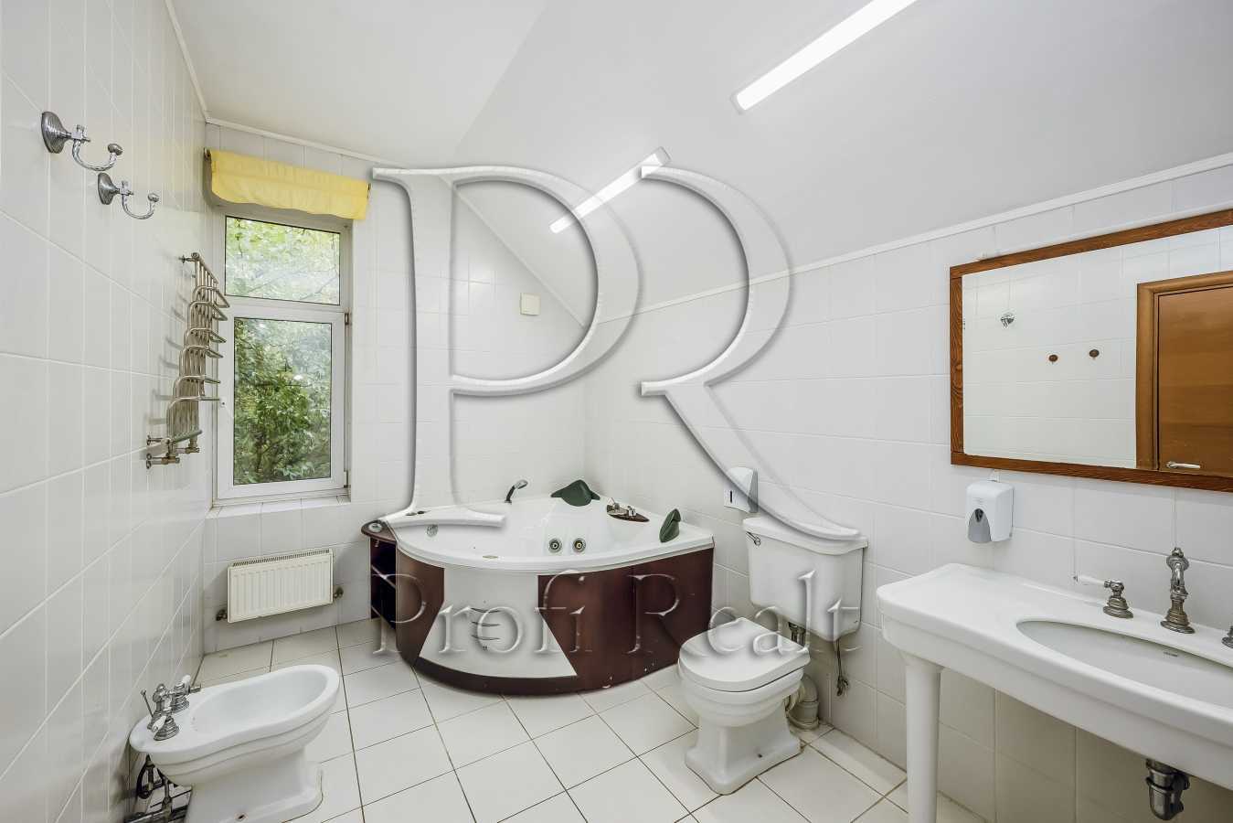 Продаж будинку 568 м², Нечуя-Левицького вул.