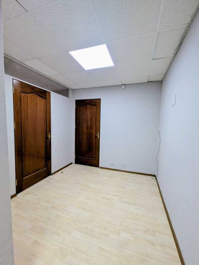 Оренда офісу 62 м², Межигірська вул., 43