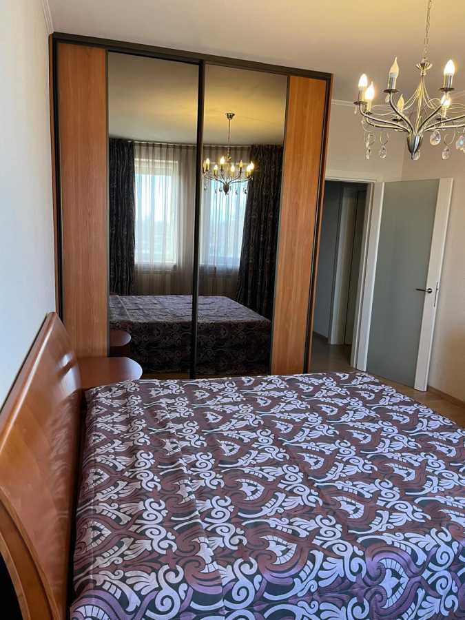 Продажа 3-комнатной квартиры 96 м², Николая Амосова ул., 4