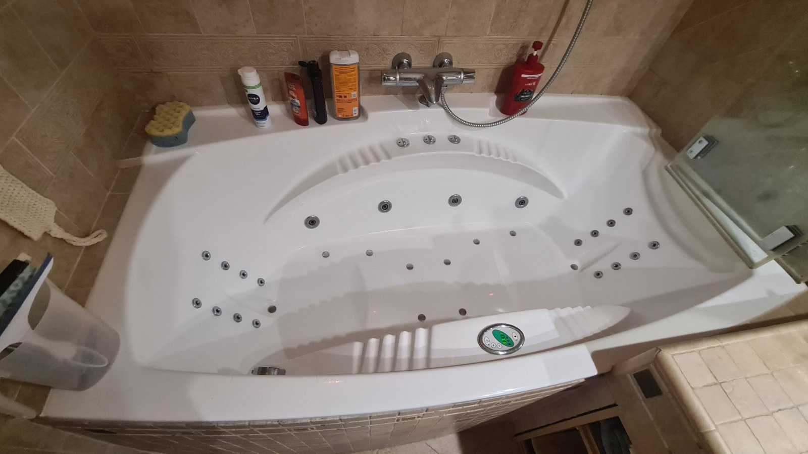 Продажа 3-комнатной квартиры 96 м², Николая Амосова ул., 4