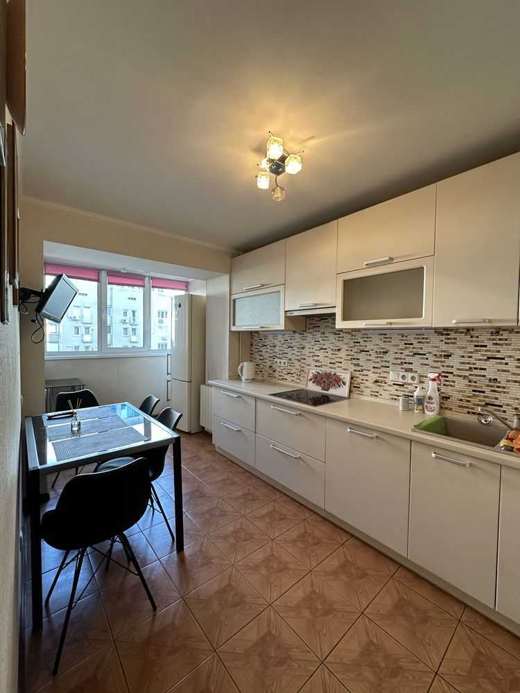 Аренда 2-комнатной квартиры 60 м², Владимира Антоновича ул., 164