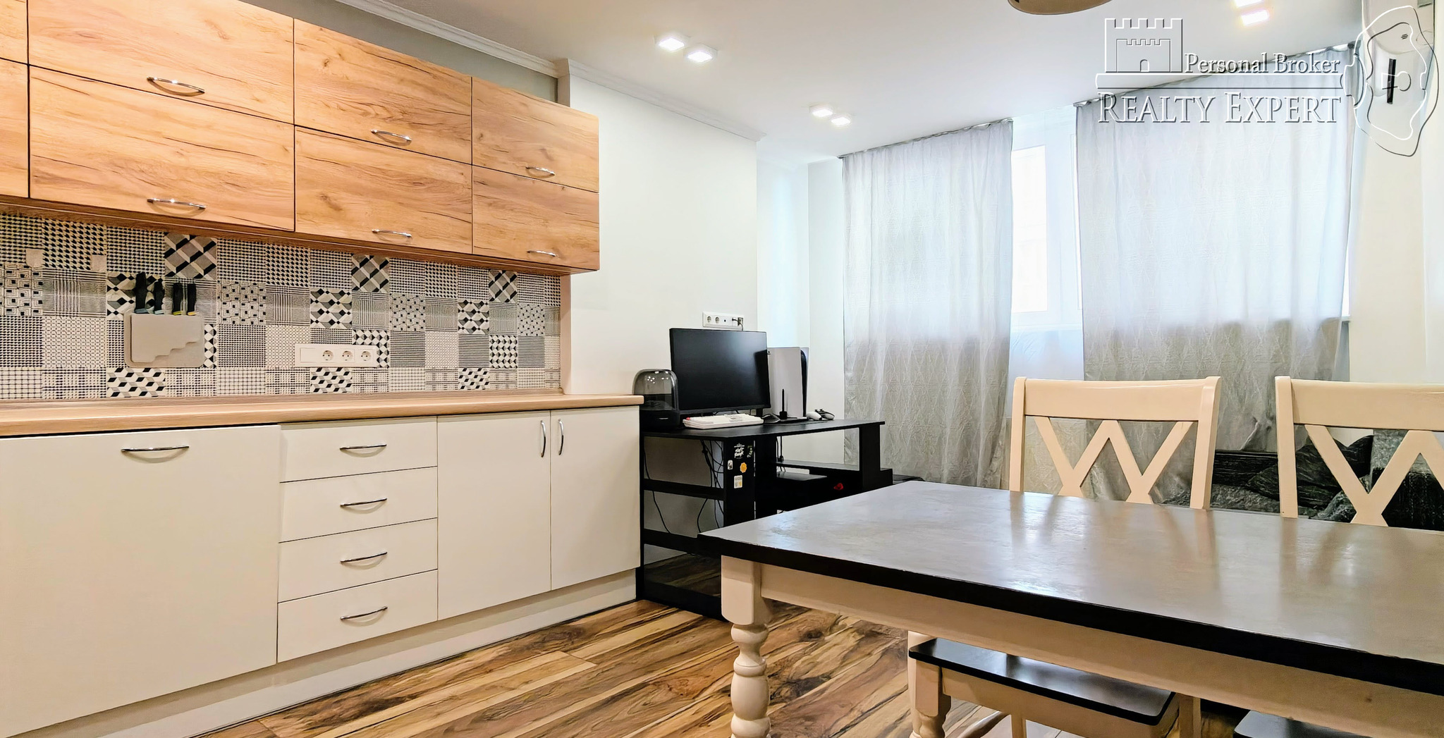 Продаж 2-кімнатної квартири 80 м², Олександрівська вул., 1