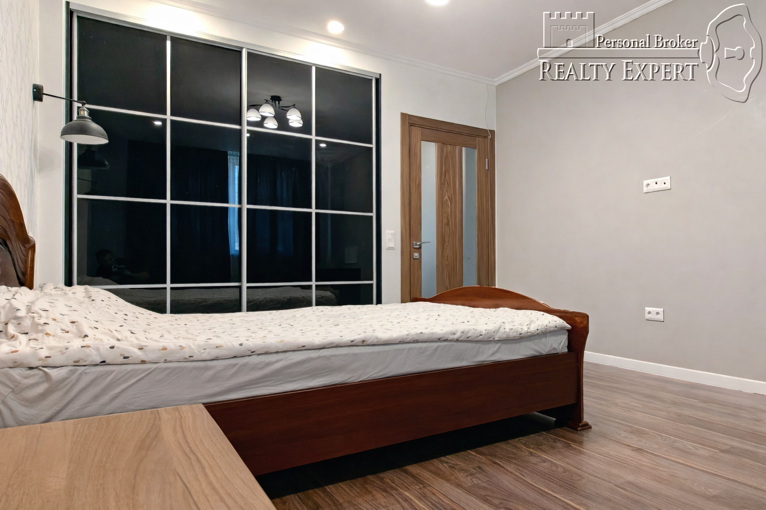 Продаж 2-кімнатної квартири 80 м², Олександрівська вул., 1