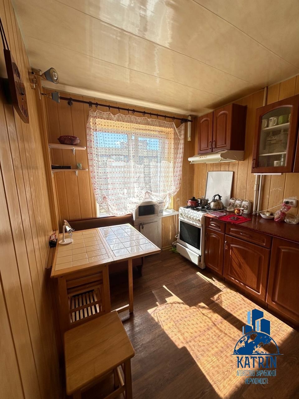 Продажа 2-комнатной квартиры 50 м², Тополь 2 ул.