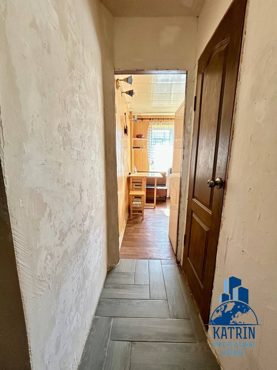 Продажа 2-комнатной квартиры 50 м², Тополь 2 ул.