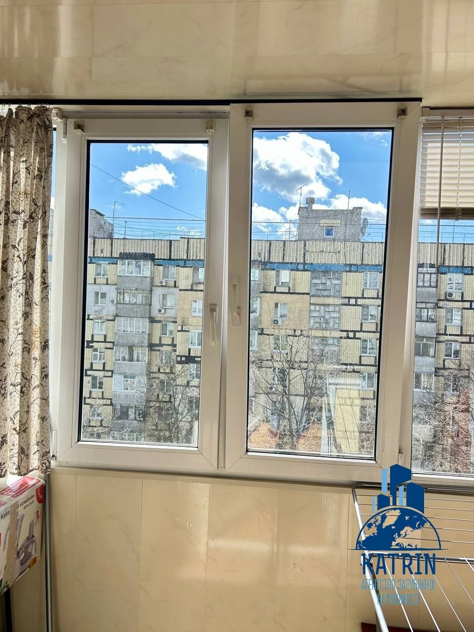 Продажа 2-комнатной квартиры 50 м², Тополь 2 ул.
