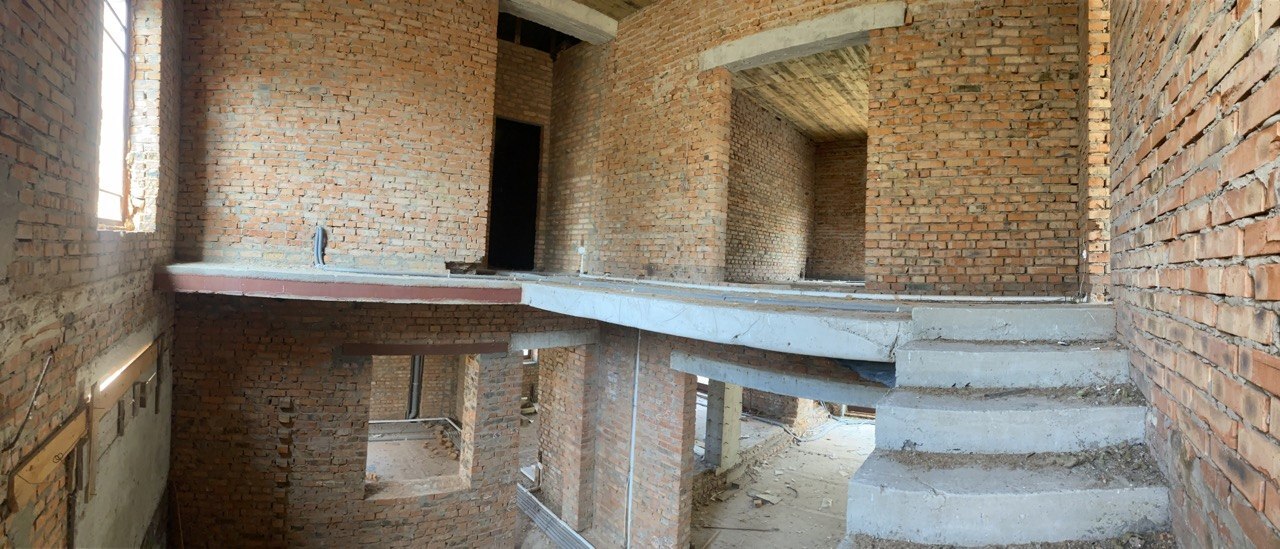 Продаж котеджу 600 м²