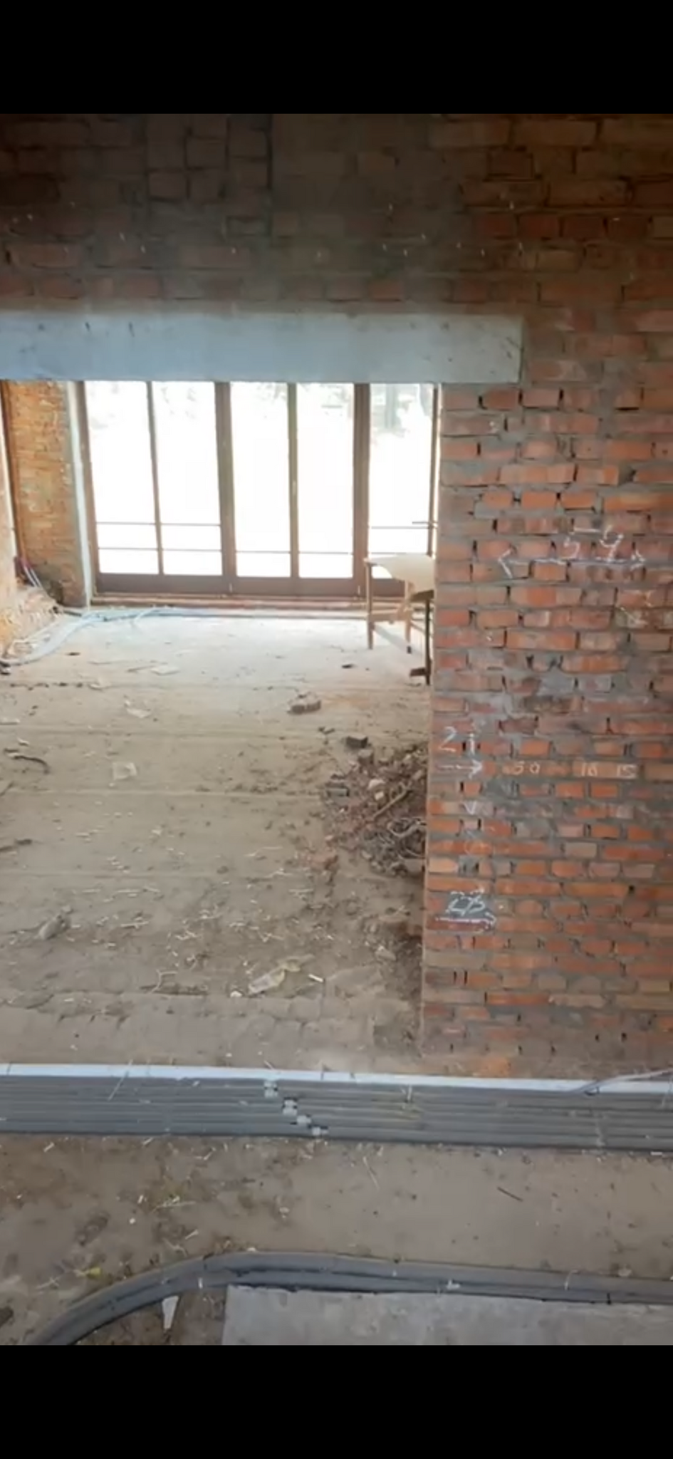 Продаж котеджу 600 м²