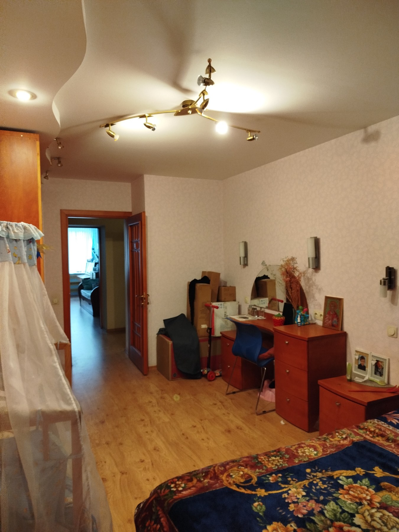 Продаж 3-кімнатної квартири 92 м², Осіння вул., 4А