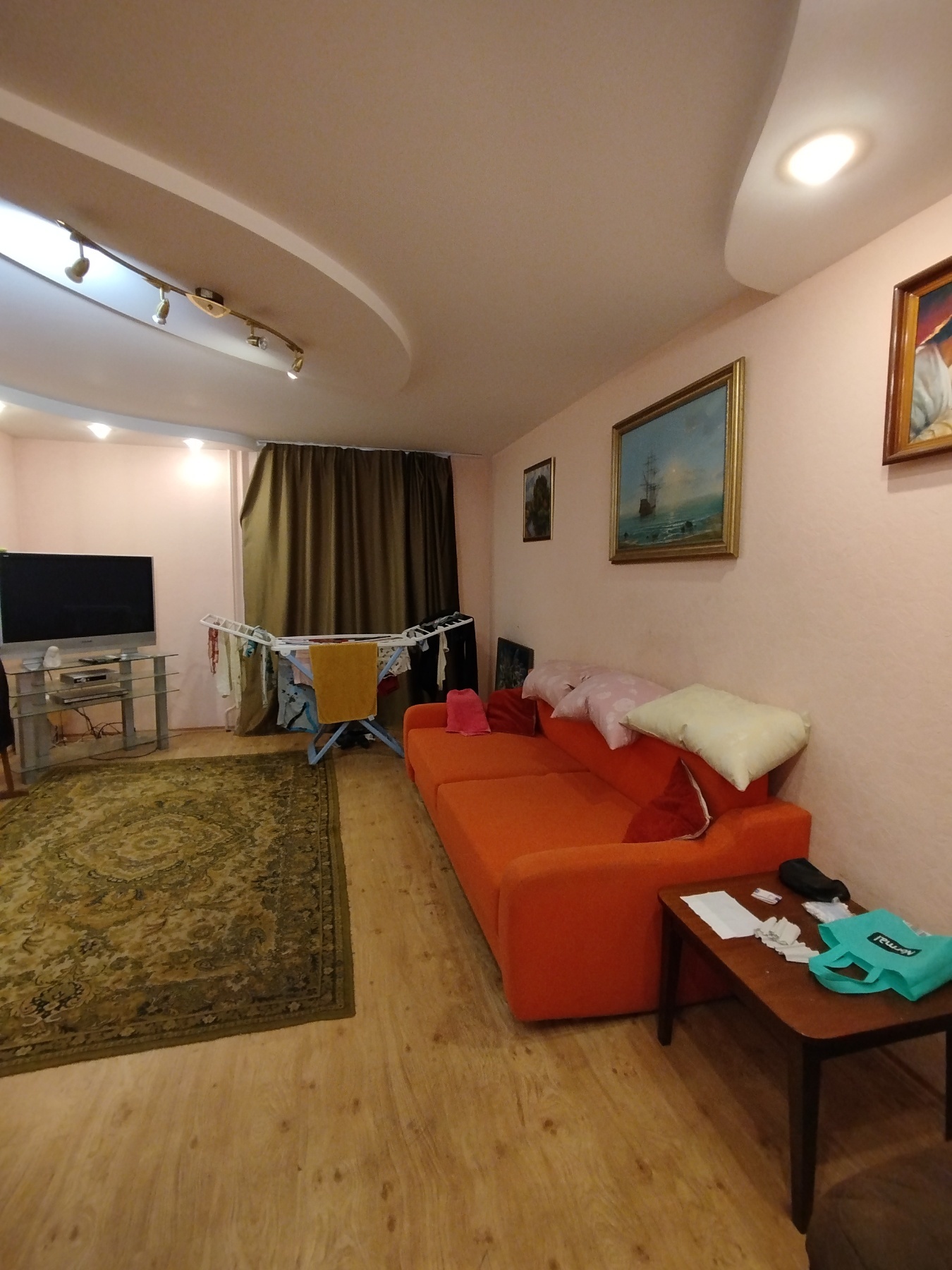 Продаж 3-кімнатної квартири 92 м², Осіння вул., 4А