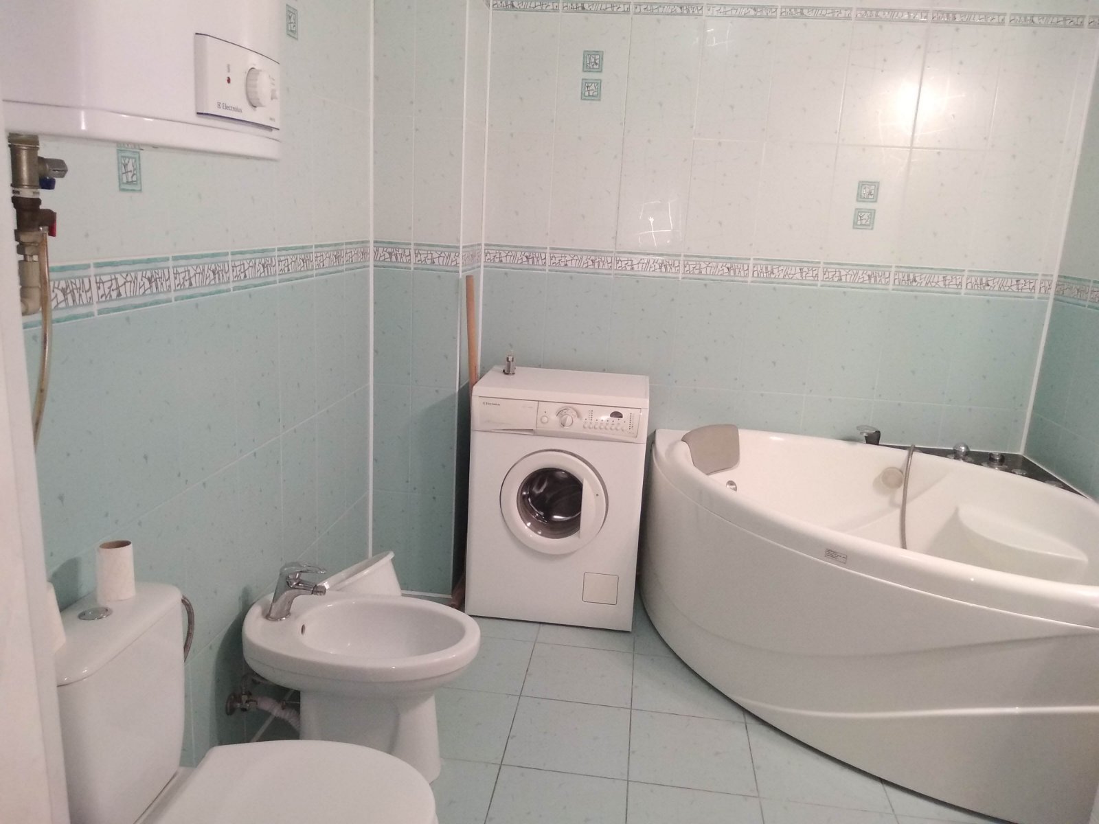 Продаж 3-кімнатної квартири 92 м², Осіння вул., 4А