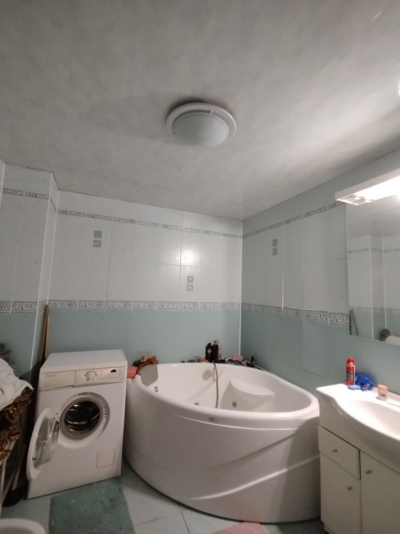 Продаж 3-кімнатної квартири 92 м², Осіння вул., 4А